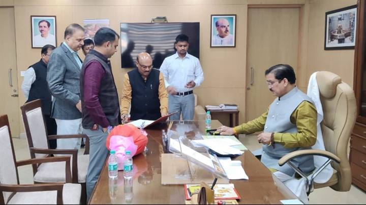 राज्य मंत्री श्री टेटवाल ने रोजगार निर्माण बोर्ड कार्यकारिणी अध्यक्ष का पदभार ग्रहण किया